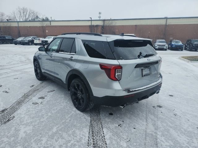 Certified 2024 Ford Explorer ST-Line w/ Class IV Trailer Tow Package image 5