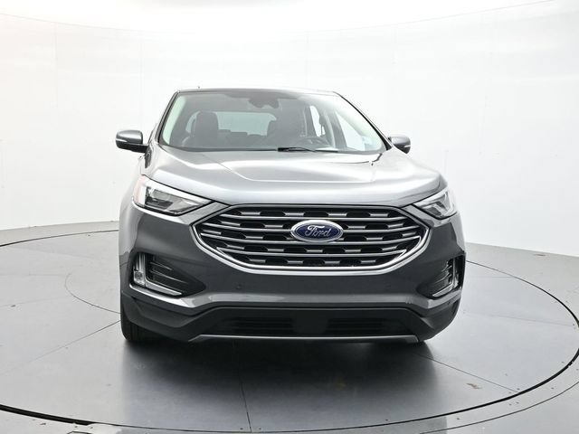 Certified 2022 Ford Edge Titanium AWD/4WD image 2