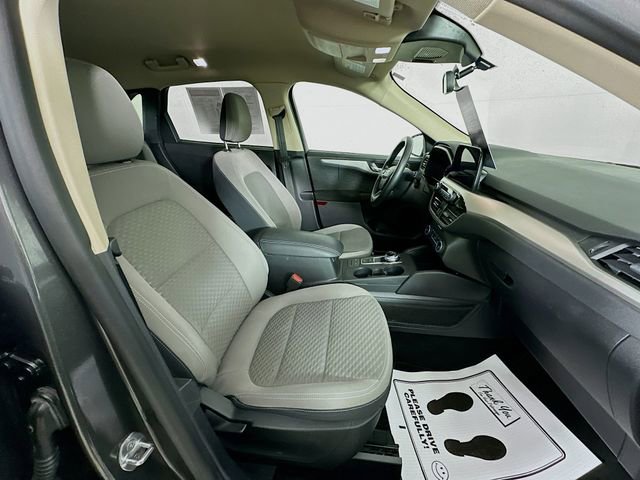 Certified 2020 Ford Escape SE image 33