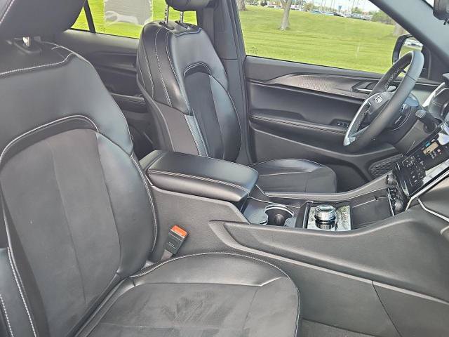 Used 2024 Jeep Grand Cherokee Altitude AWD/4WD image 32