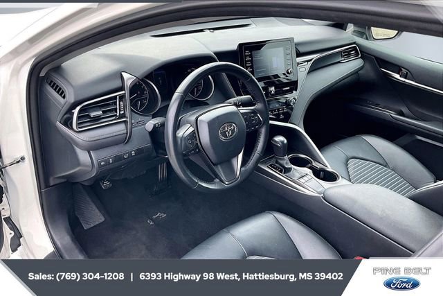 Used 2024 Toyota Camry SE image 12