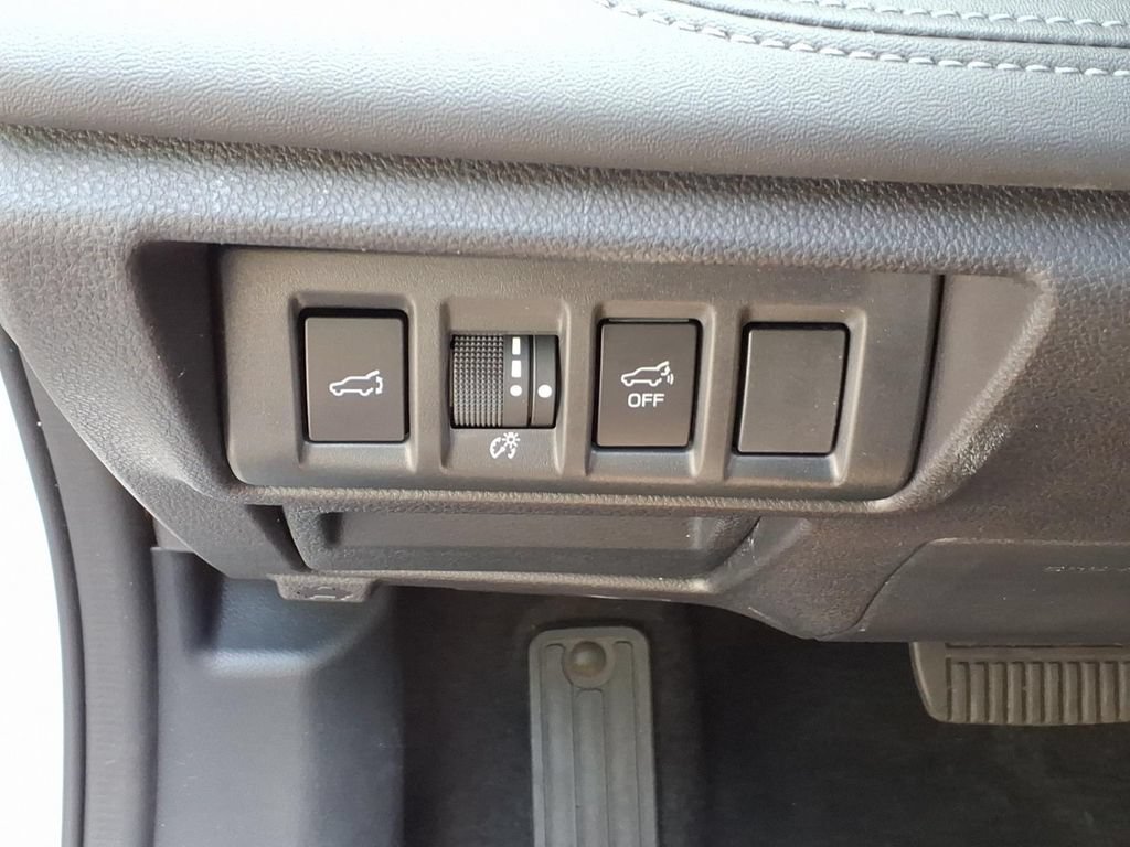 Used 2023 Subaru Outback Limited AWD/4WD image 19