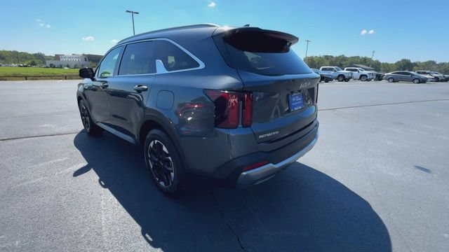 Used 2025 Kia Sorento S w/ Panoramic Sunroof Package FWD image 6