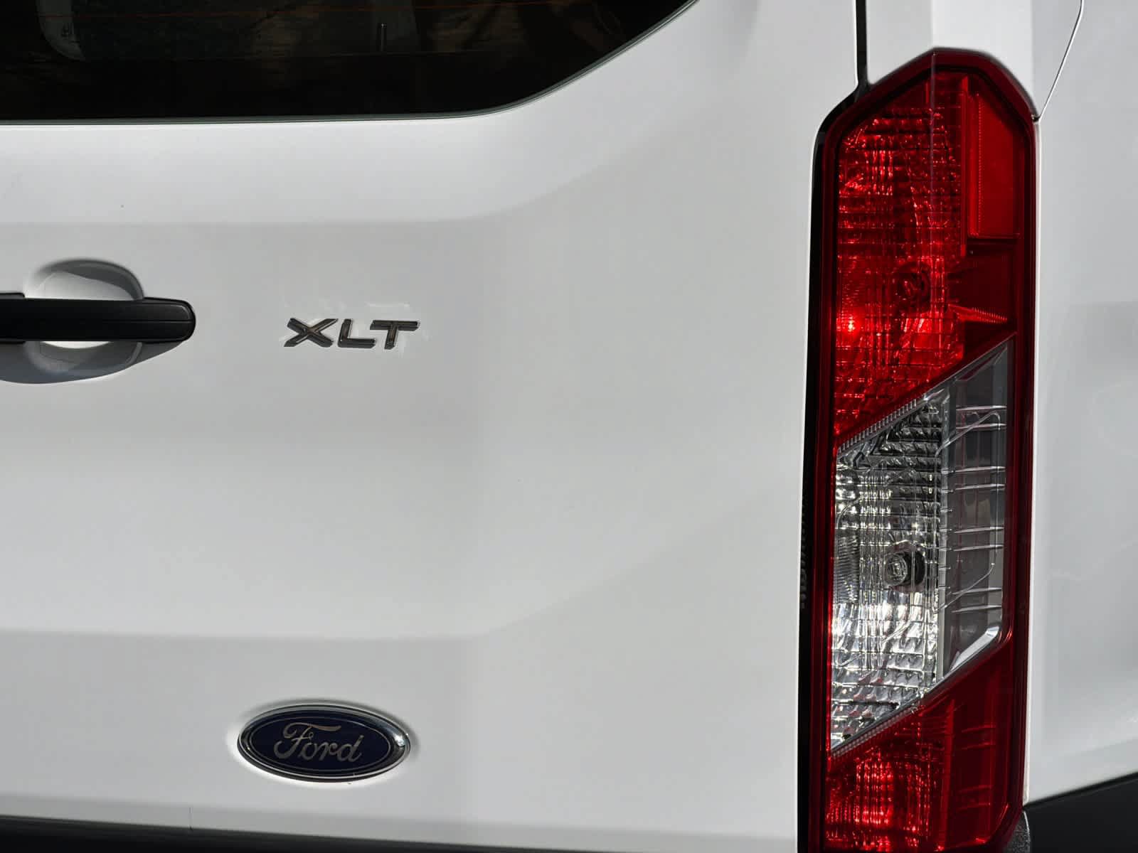 Certified 2023 Ford Transit 350 XLT RWD image 27