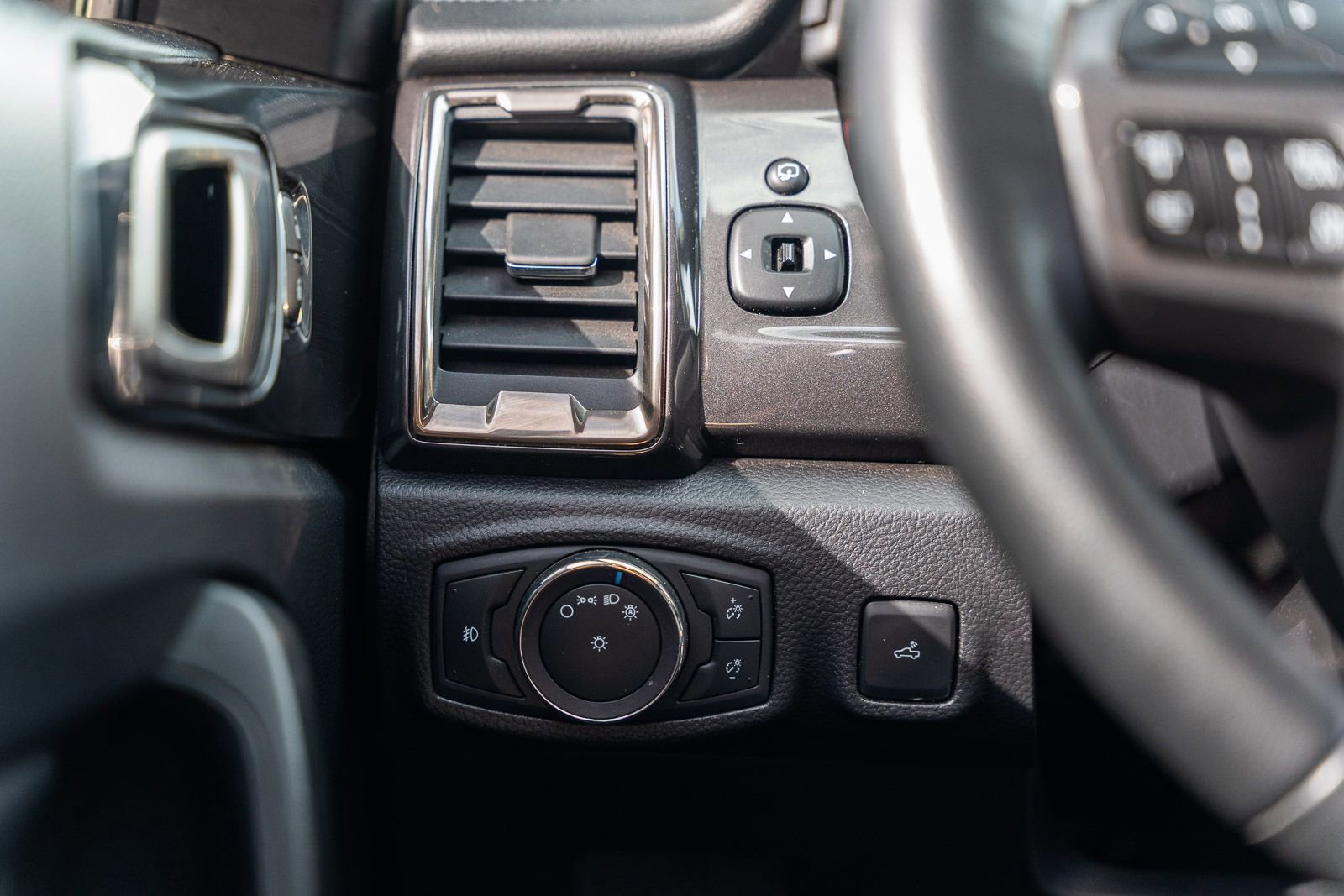 Certified 2019 Ford Ranger Lariat w/ Equipment Group 501A Mid image 28