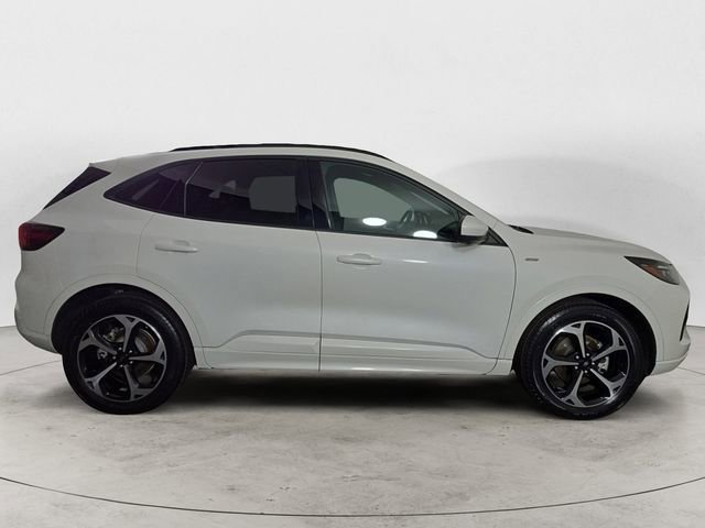 Certified 2023 Ford Escape ST-Line Elite image 2