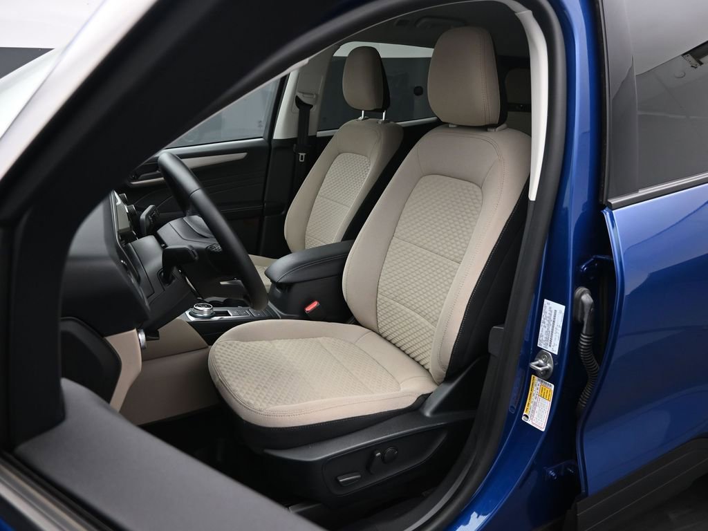 Certified 2022 Ford Escape SE w/ Convenience Package FWD image 9