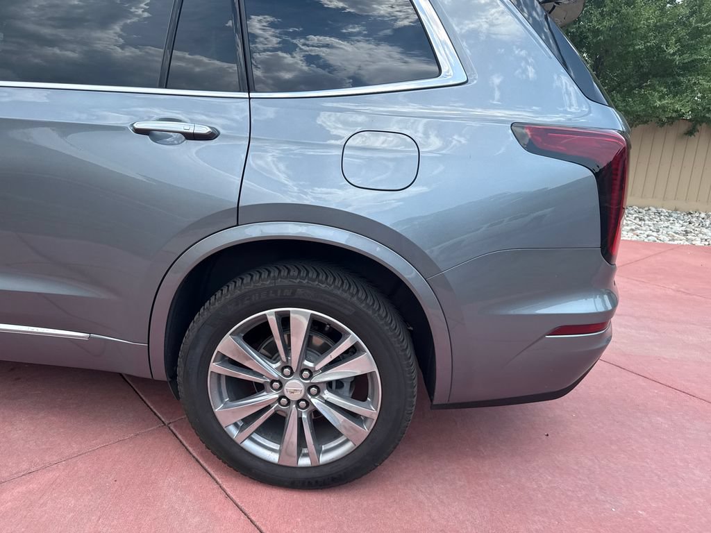 Used 2022 Cadillac XT6 Premium Luxury AWD/4WD image 36