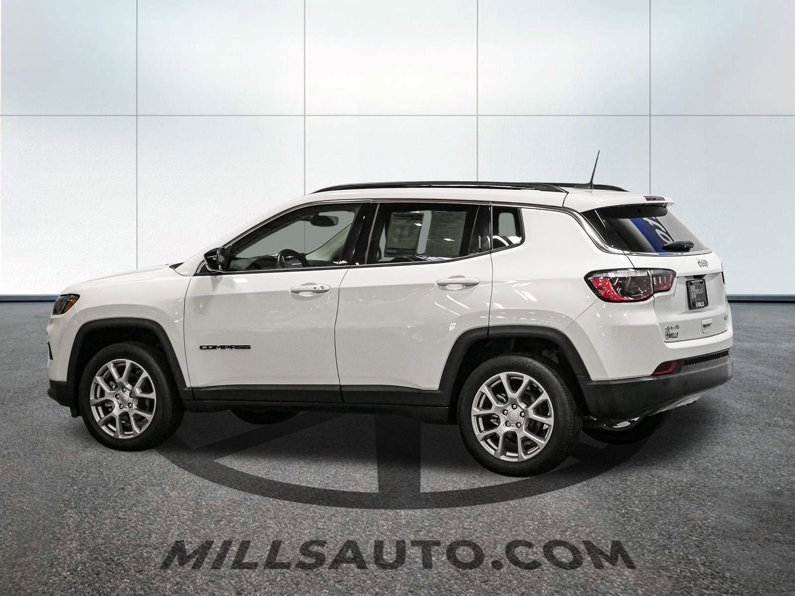 Used 2022 Jeep Compass Latitude image 7
