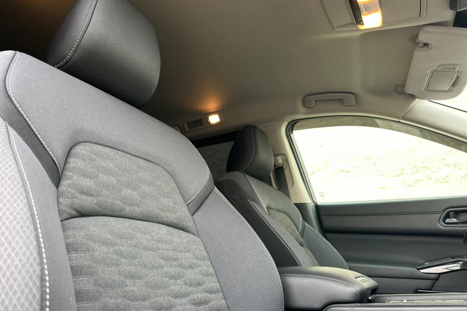 Used 2025 Nissan Pathfinder S FWD image 18