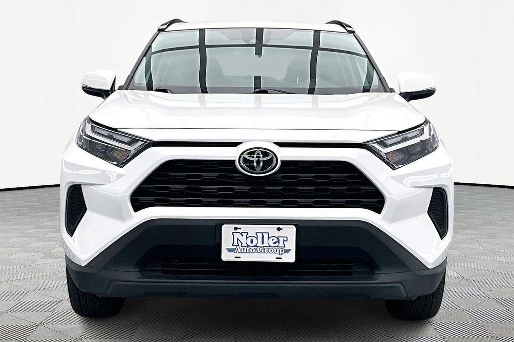 Used 2025 Toyota RAV4 XLE AWD/4WD image 6