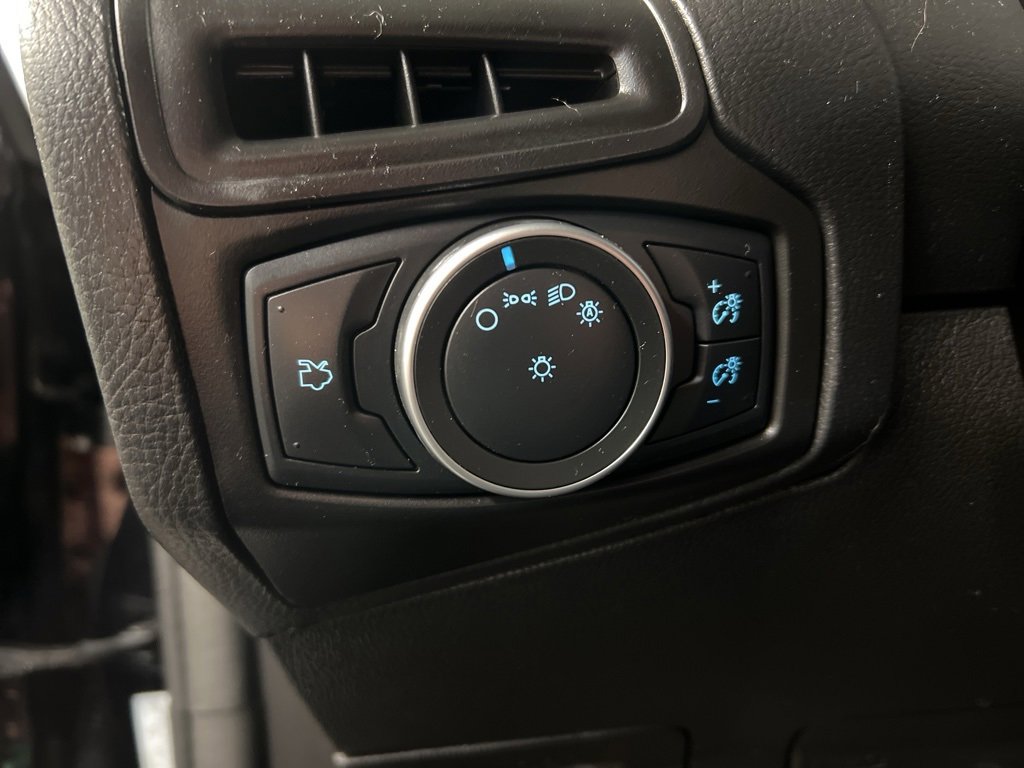 Certified 2018 Ford Focus SE w/ Cold Weather Package image 22