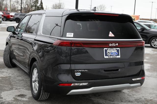 Used 2024 Kia Carnival LX image 4