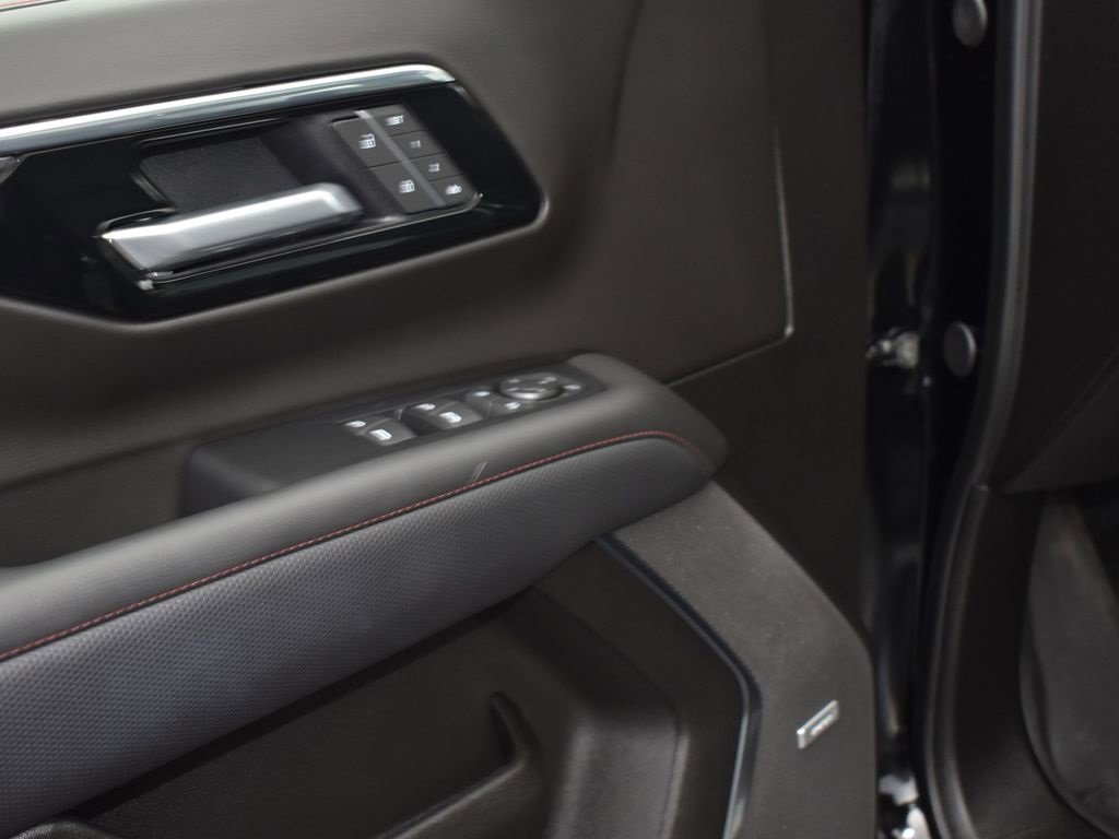 Used 2025 Chevrolet Tahoe RST w/ Comfort Package image 6