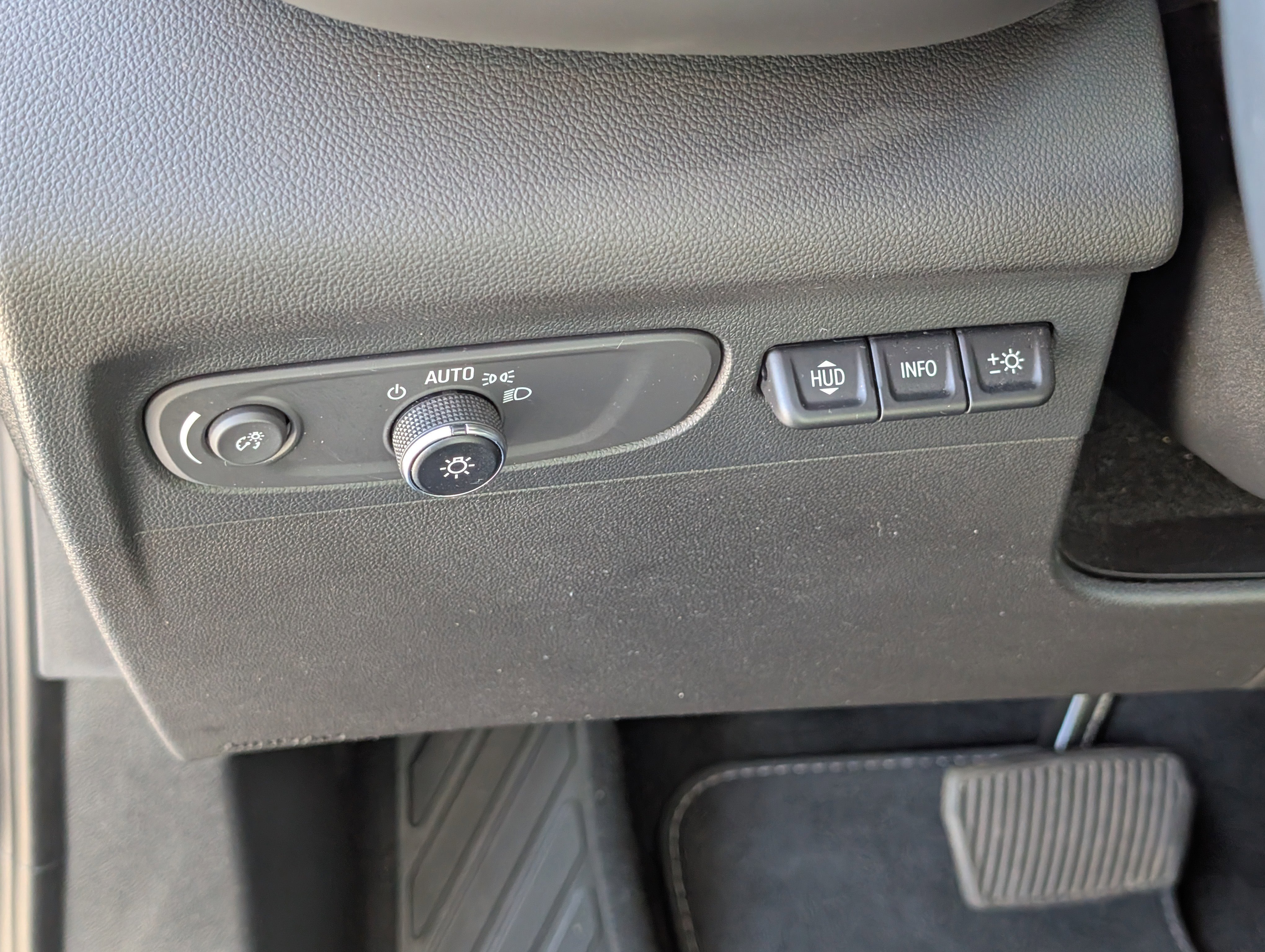 Used 2022 Buick Envision Essence w/ Technology Package I image 22