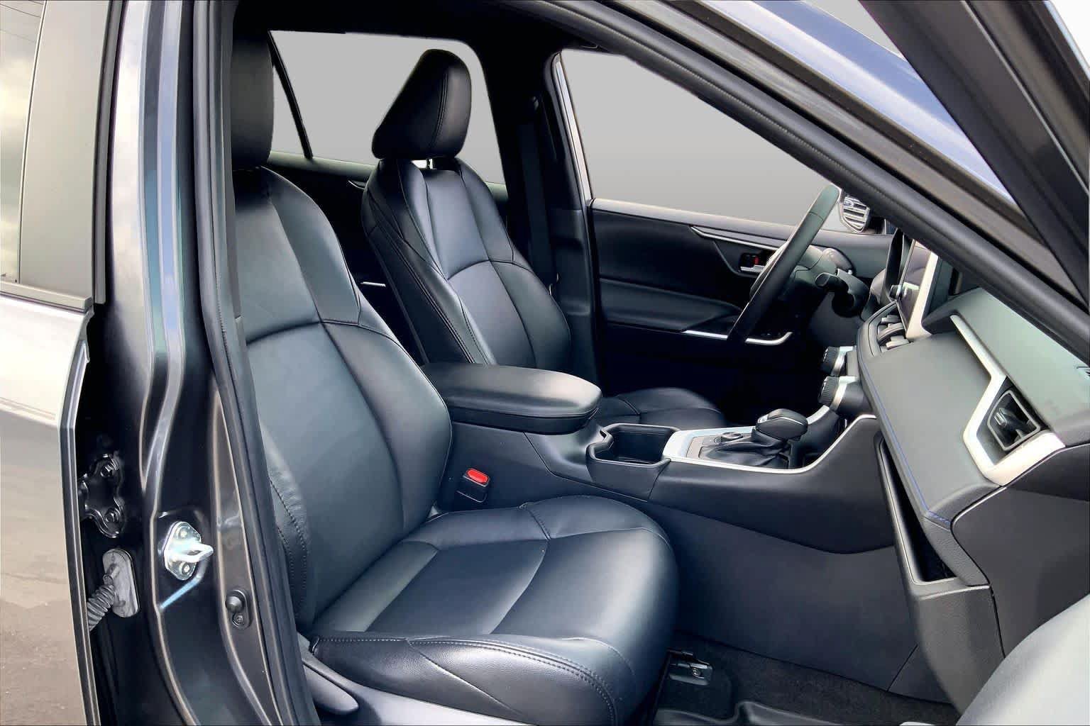 Used 2023 Toyota RAV4 SE AWD/4WD image 9