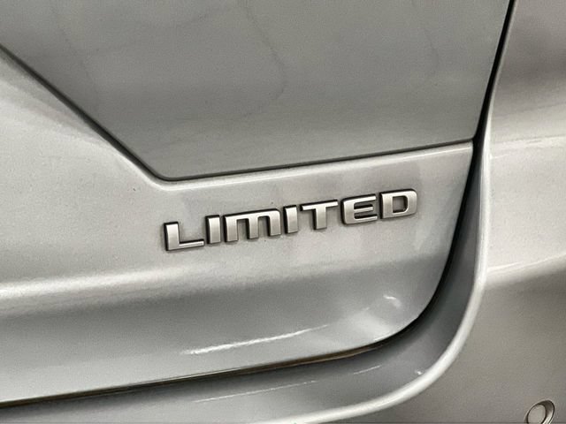 Used 2025 Jeep Grand Cherokee Limited w/ Trailer Tow Package AWD/4WD image 6
