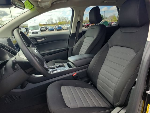 Certified 2023 Ford Edge SE w/ Black Appearance Package AWD/4WD image 5