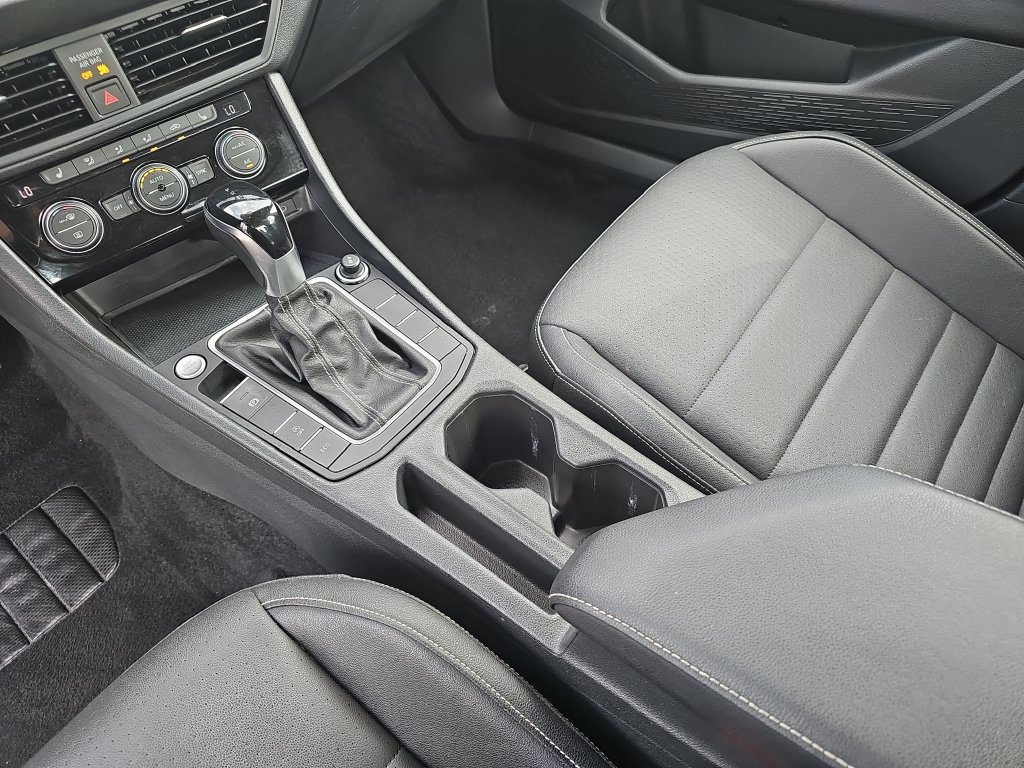 Used 2024 Volkswagen Jetta SE FWD image 23