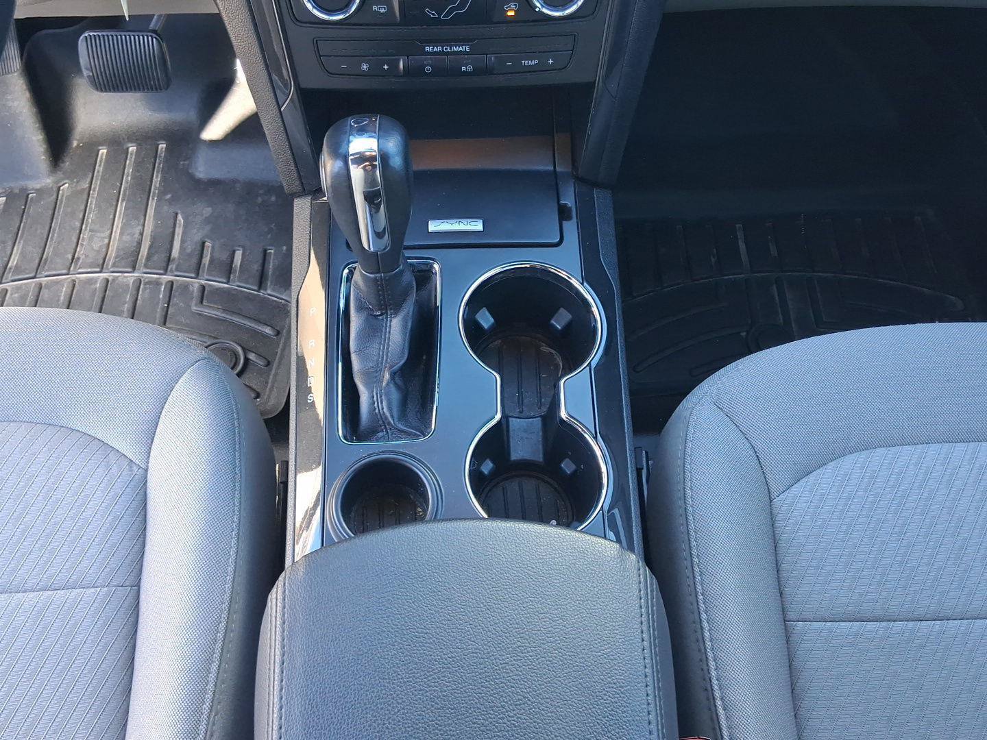 Certified 2019 Ford Explorer FWD image 15