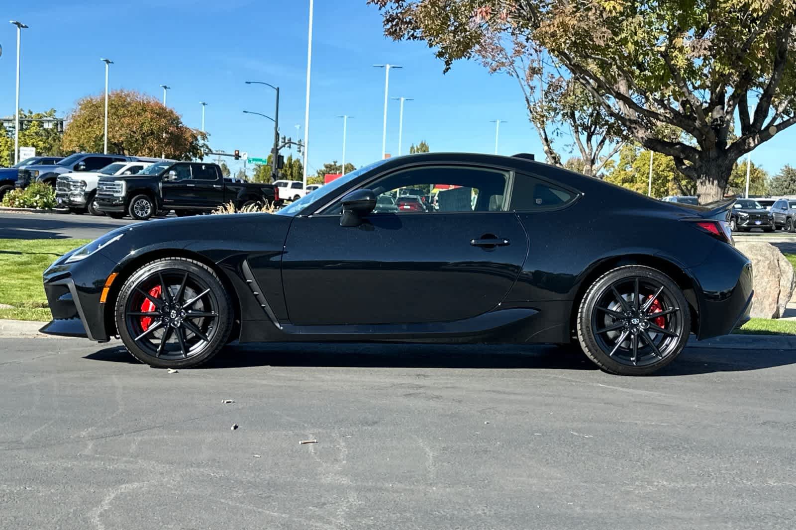 Used 2025 Toyota GR86 Premium w/ Performance Package RWD image 4