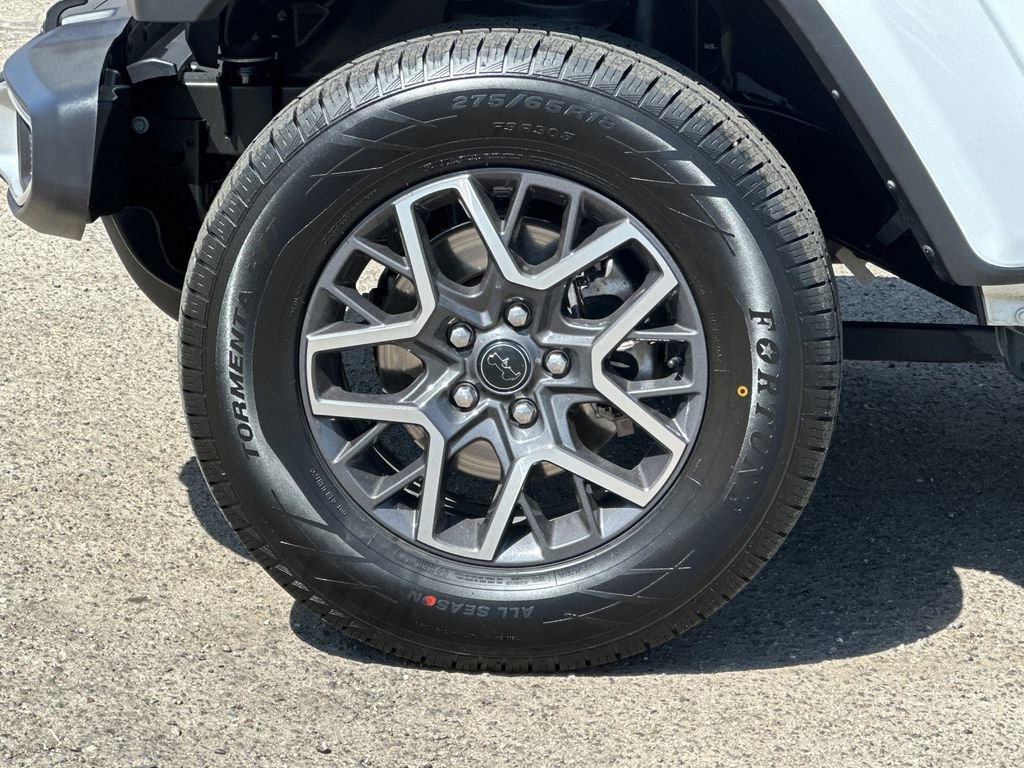 Used 2025 Jeep Wrangler Unlimited Sahara AWD/4WD image 24