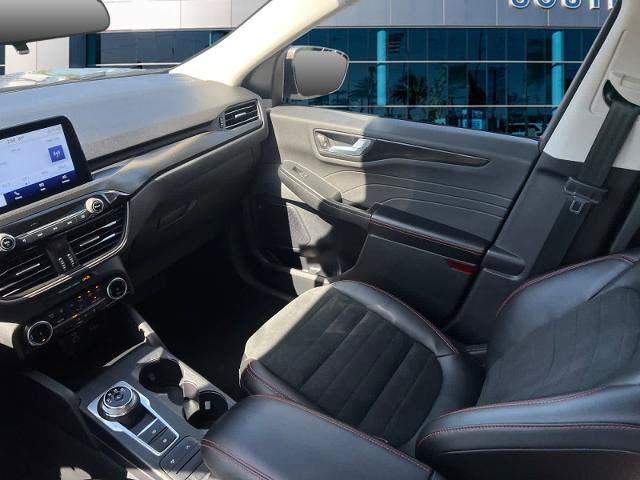 Certified 2022 Ford Escape SEL w/ SEL Stealth AWD Package image 15