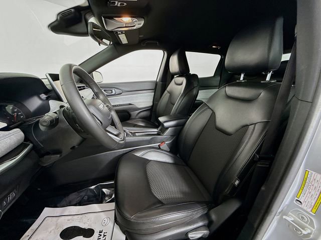 Used 2024 Jeep Compass Latitude image 18