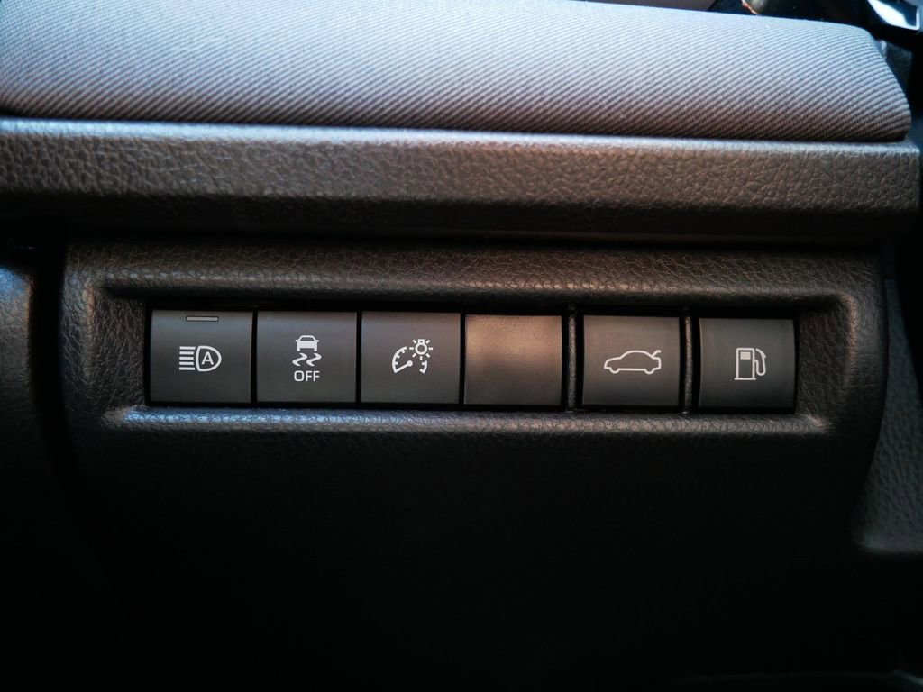 Used 2025 Toyota Camry LE FWD image 17