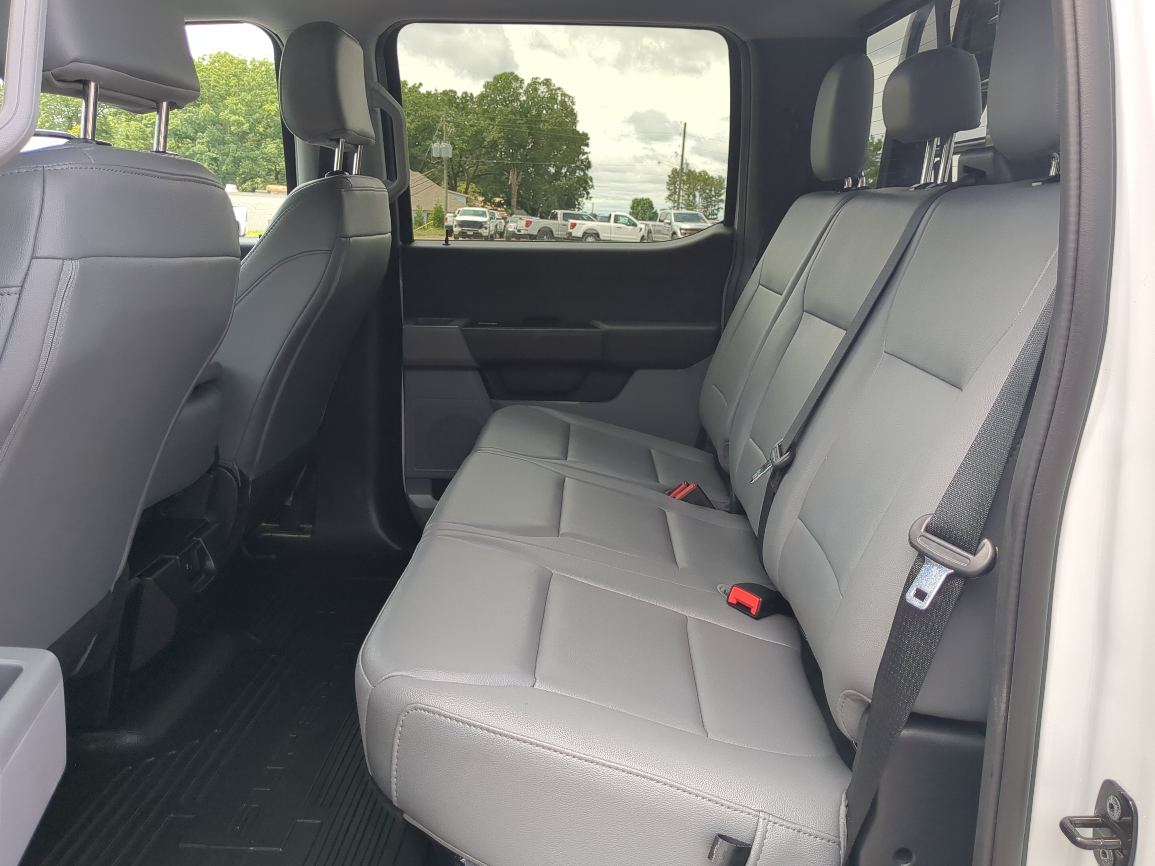Certified 2025 Ford F350 XL w/ XL Chrome Package AWD/4WD image 12