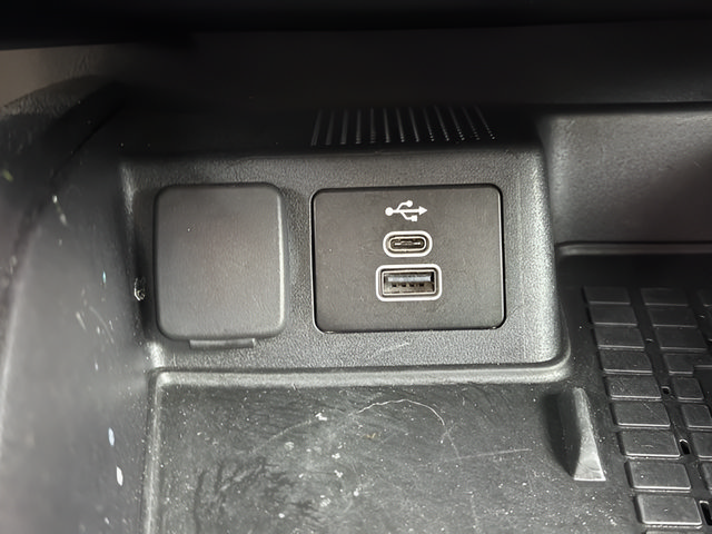 Certified 2025 Ford Bronco Sport Outer Banks w/ Outer Banks Tech Package+ AWD/4WD image 17