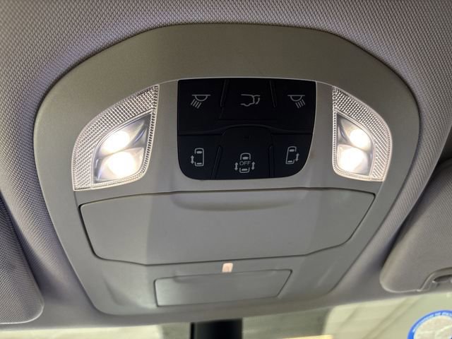 Used 2023 Chrysler Pacifica Touring-L image 24