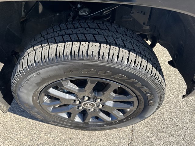 Used 2023 Toyota Tundra Platinum AWD/4WD image 9