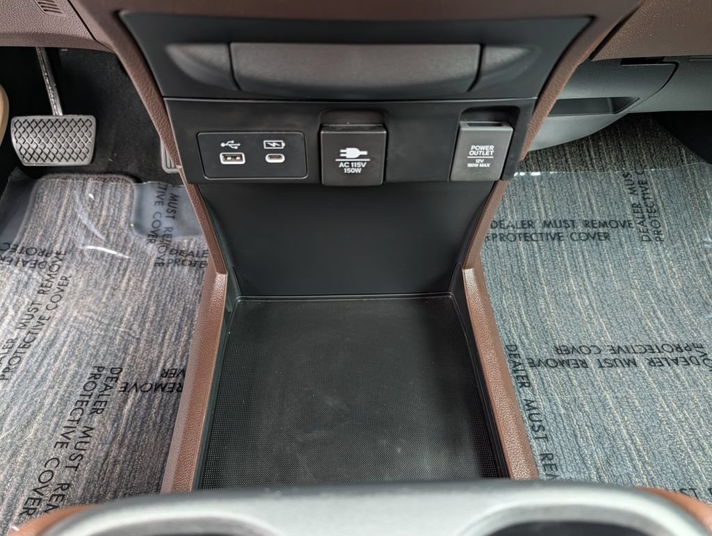 Used 2025 Honda Odyssey Touring image 14