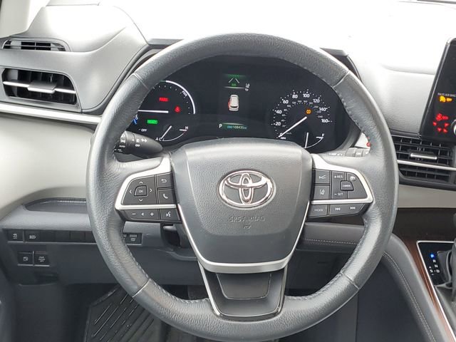 Used 2023 Toyota Sienna XLE image 12