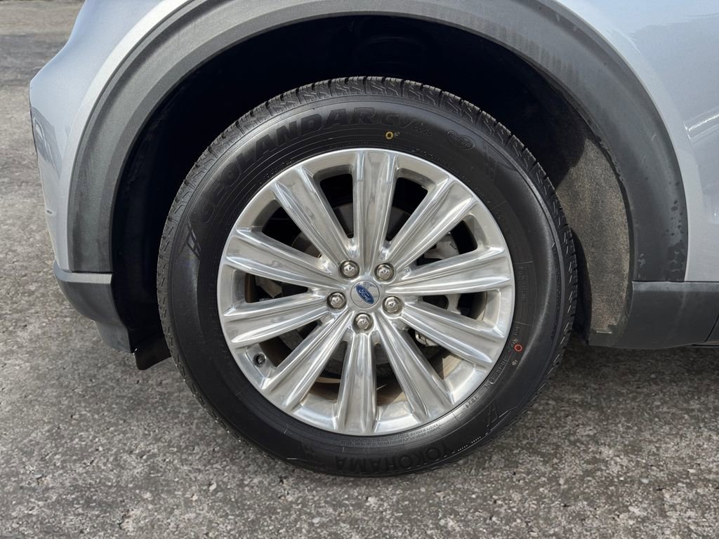 Certified 2022 Ford Explorer Limited w/ Equipment Group 301A image 8