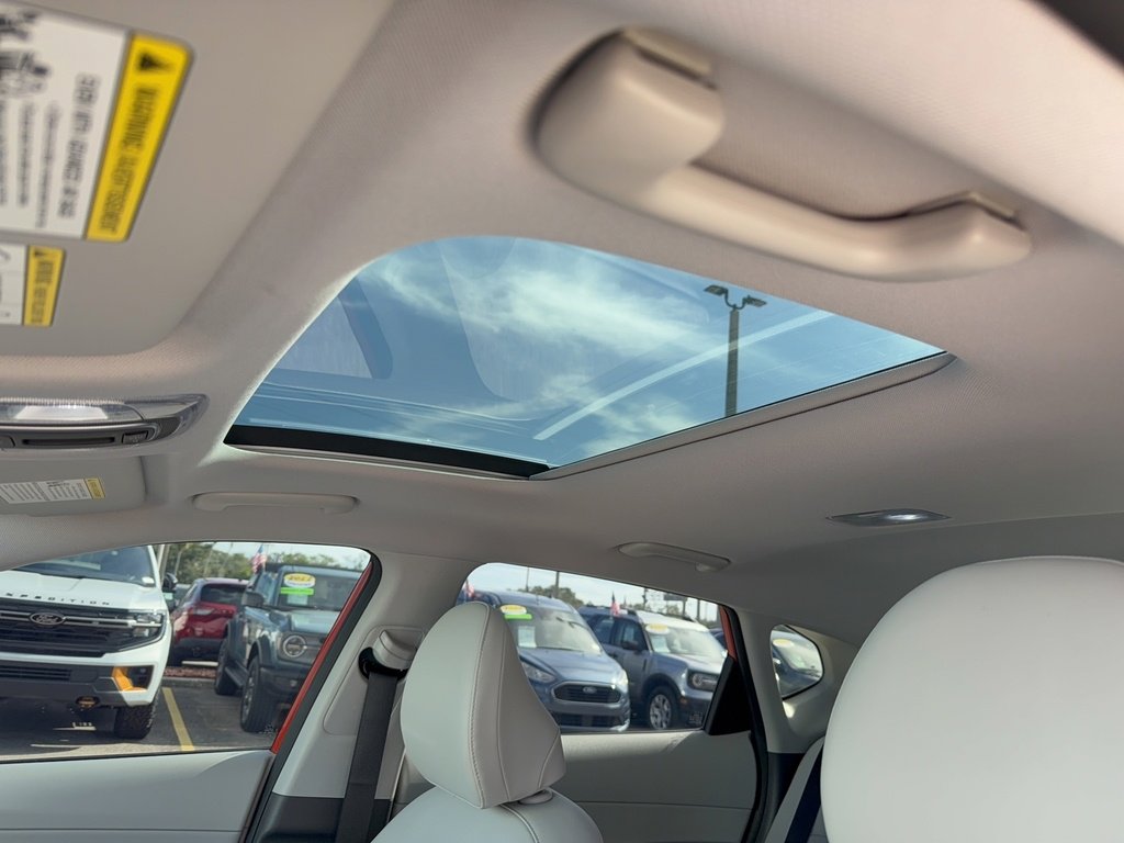 Used 2025 Hyundai Kona Limited image 32