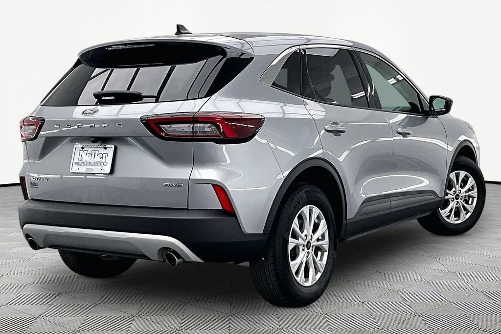Certified 2023 Ford Escape Active AWD/4WD image 2