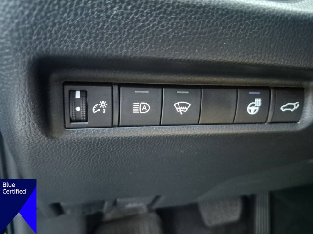 Used 2022 Toyota RAV4 XLE Premium FWD image 17