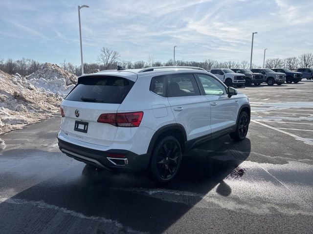 Used 2024 Volkswagen Taos SE image 5