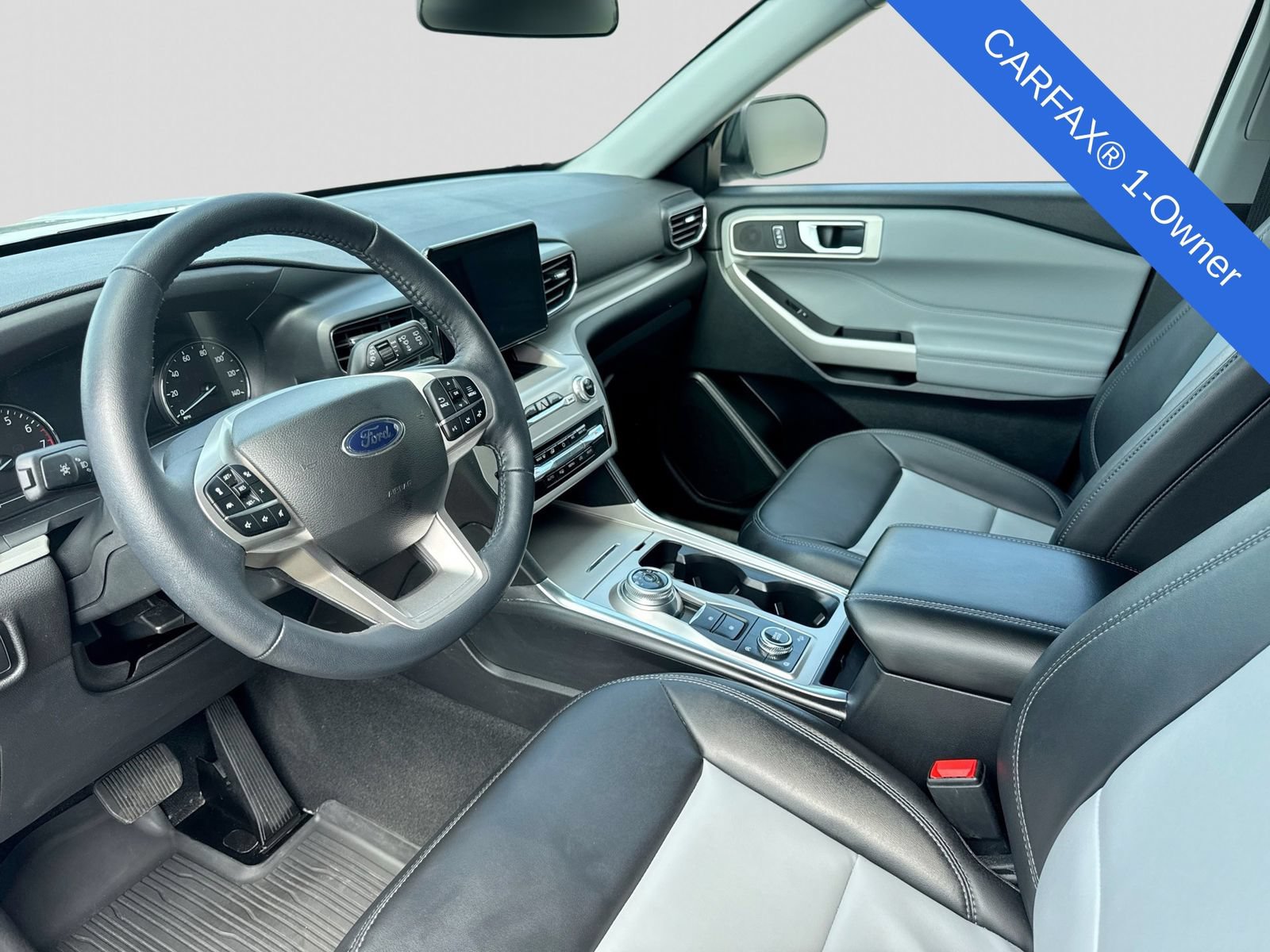 Certified 2023 Ford Explorer XLT w/ Equipment Group 202A AWD/4WD image 2