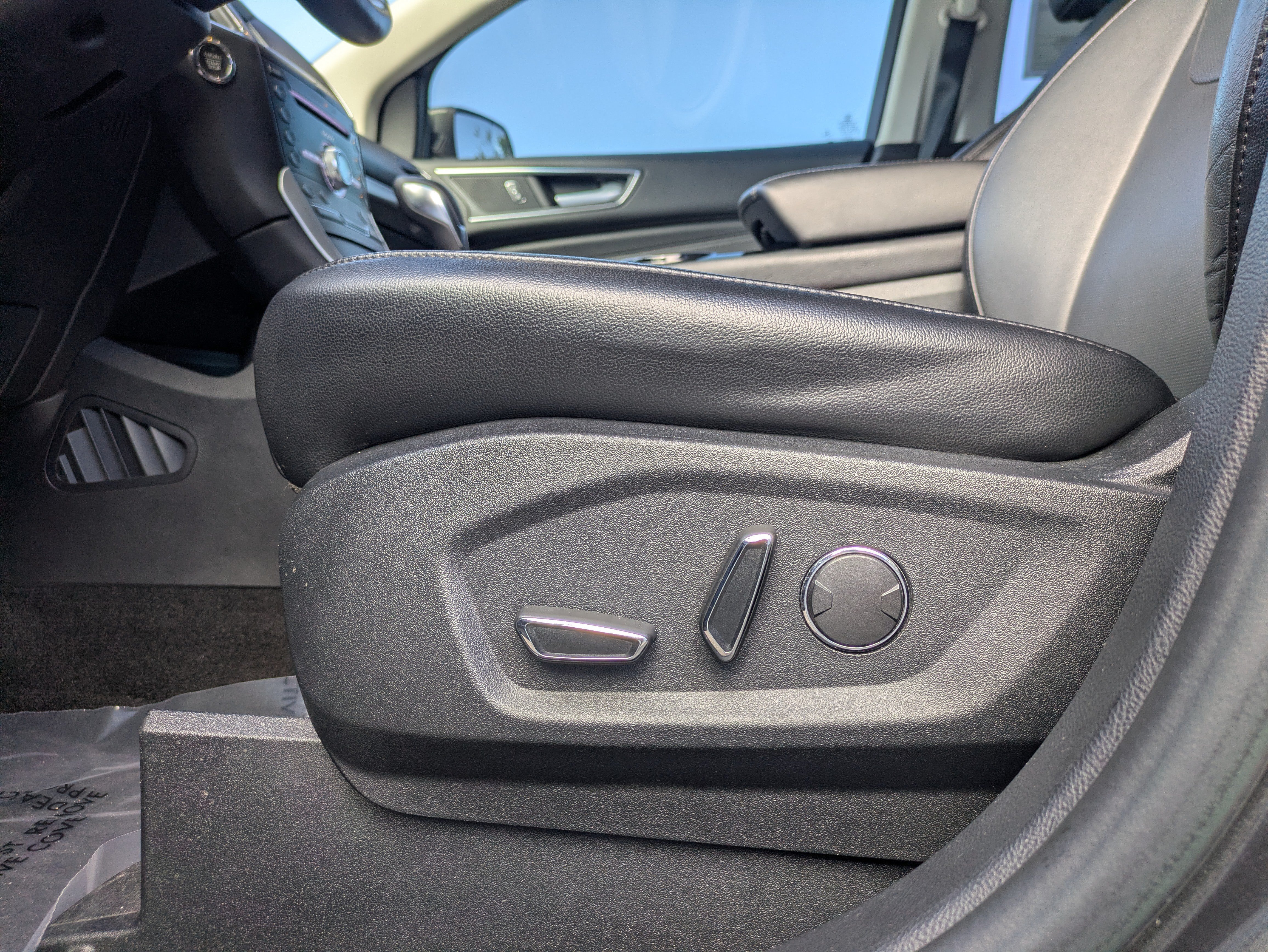 Certified 2018 Ford Edge Titanium w/ Equipment Group 301A FWD image 28