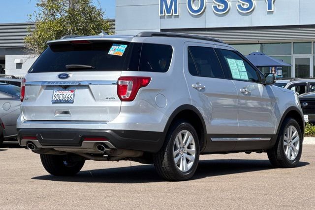 Certified 2018 Ford Explorer XLT w/ Equipment Group 202A image 3