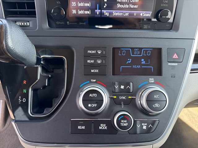 Used 2017 Toyota Sienna XLE w/ XLE Navigation Package AWD/4WD image 26
