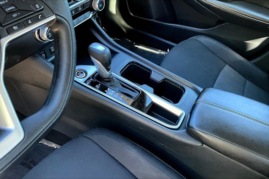 Used 2025 Nissan Sentra SV FWD image 20