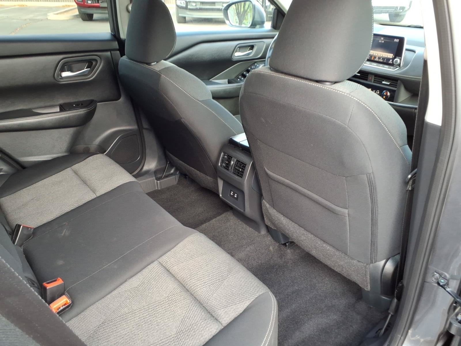Used 2025 Nissan Rogue SV FWD image 13