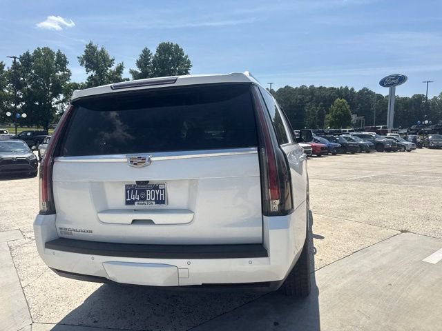 Used 2019 Cadillac Escalade Luxury AWD/4WD image 15