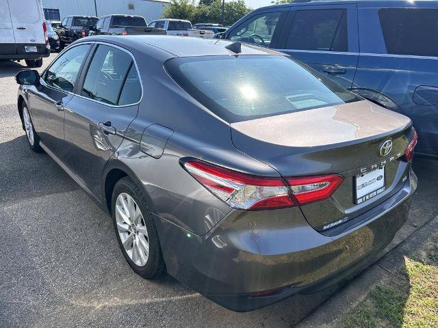 Used 2020 Toyota Camry LE FWD image 5