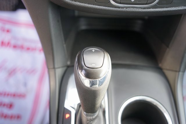 Used 2020 Chevrolet Equinox LT image 18