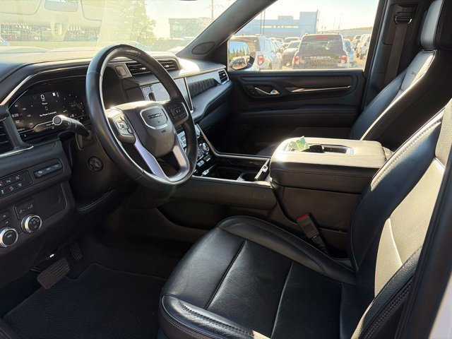 Used 2023 GMC Yukon XL Denali AWD/4WD image 14